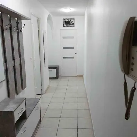 Modern One Bedroom In カンヌ