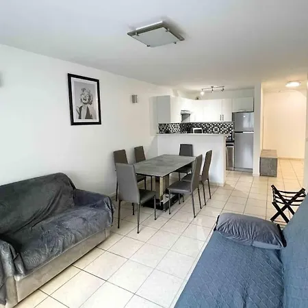 Modern One Bedroom In * Канны