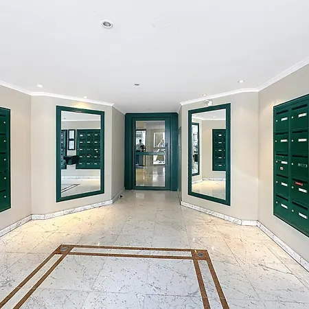 Modern One Bedroom In Appartamento