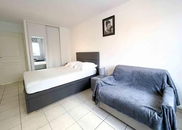 Modern One Bedroom In * Канны