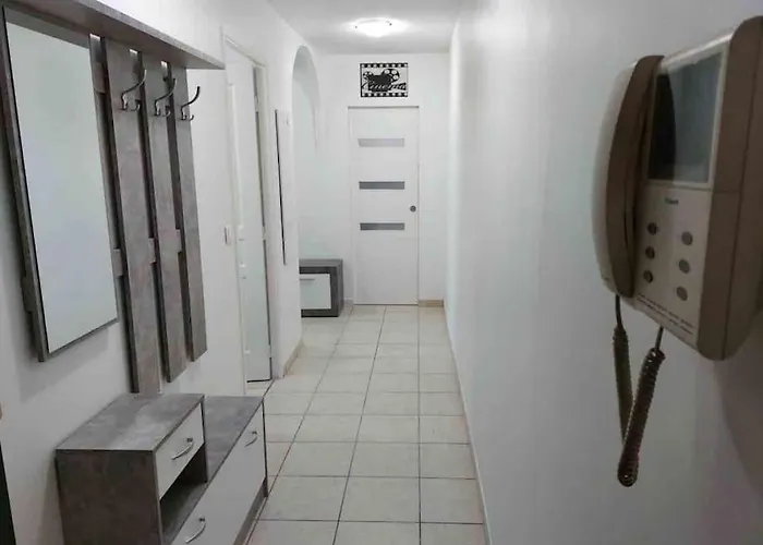 Modern One Bedroom In Канны