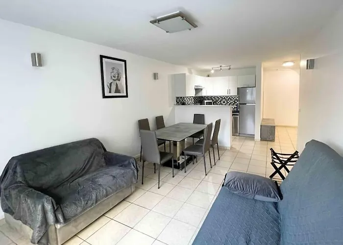 Modern One Bedroom In * Канны